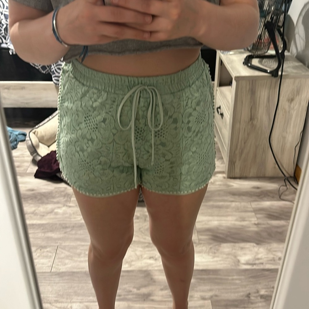 Light green Summer shorts, non-adjustable waist size medium